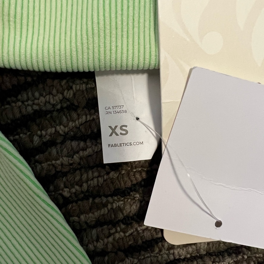 Fabletics Matching Set - Picture 5 of 6